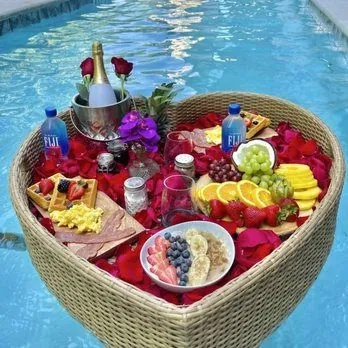 Okanagan Floating Brunch Experience - Gallery 1